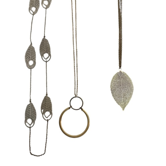 Elegant Gold and Silver Necklace Set - Picture 4 of 16